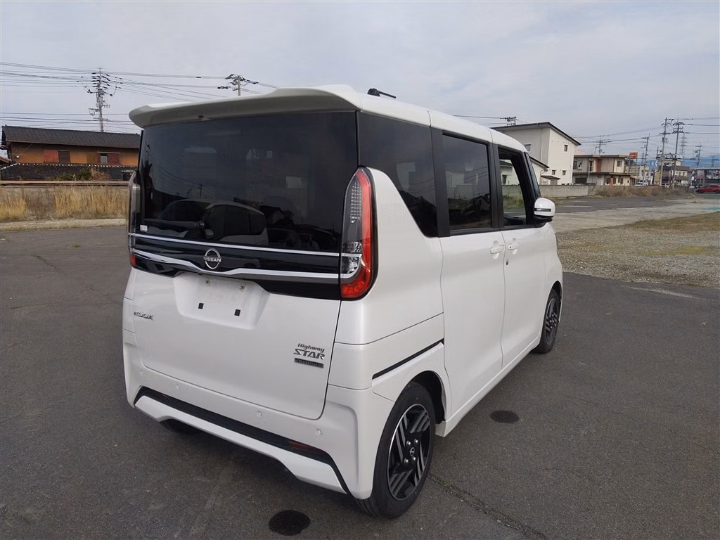 NISSAN ROOX