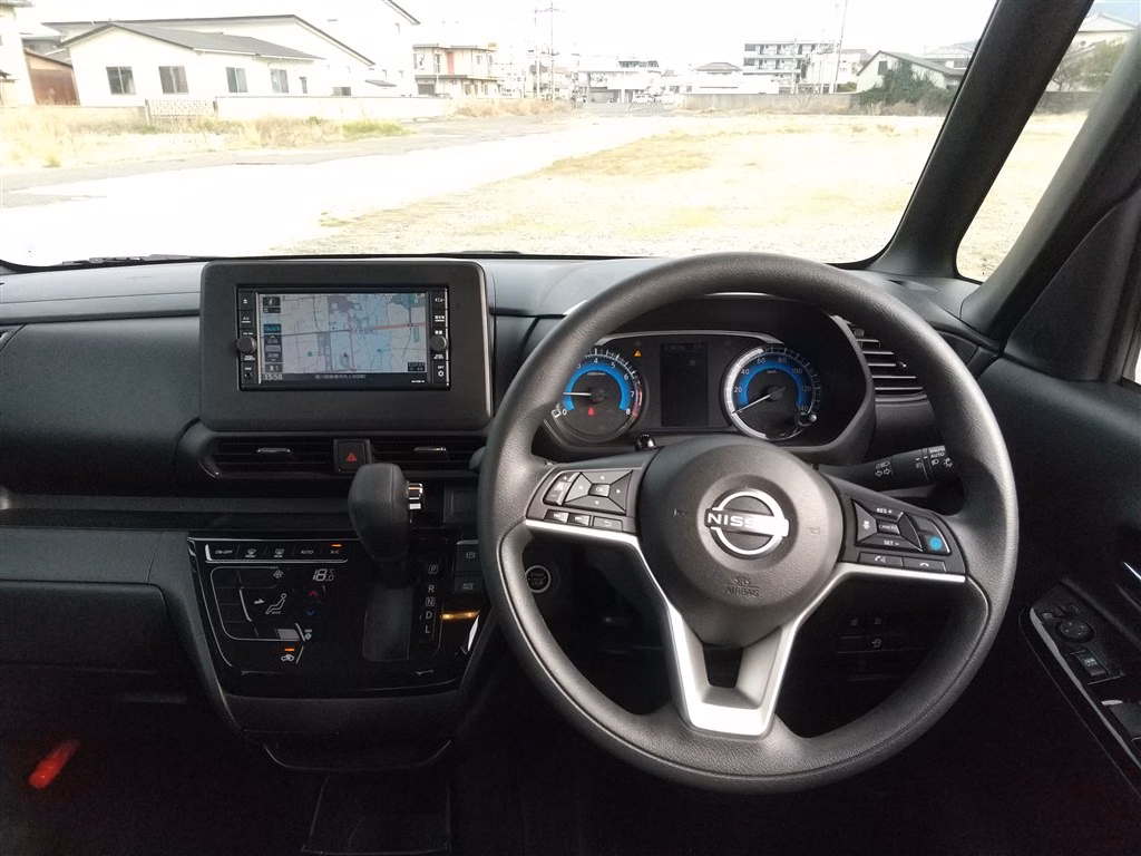 NISSAN ROOX