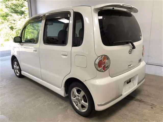 DAIHATSU MOVE LATTE