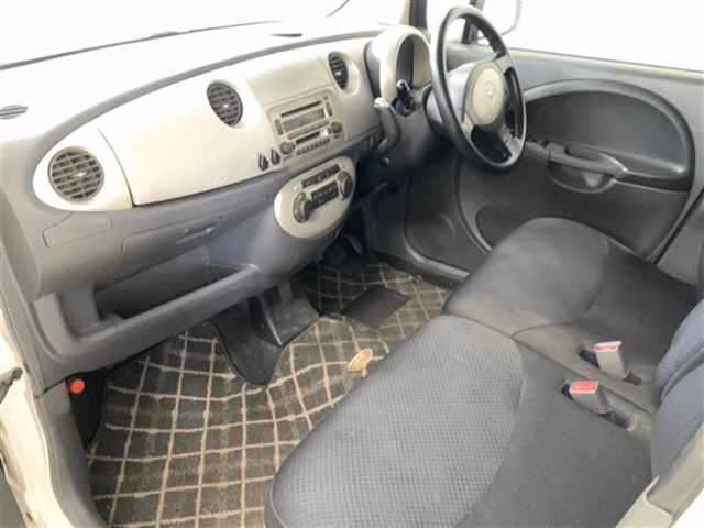 DAIHATSU MOVE LATTE