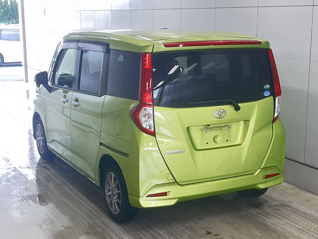 TOYOTA ROOMY
