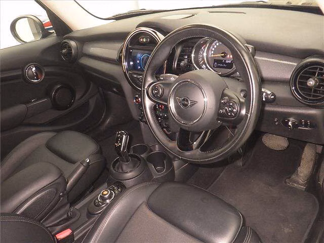 MINI HATCH