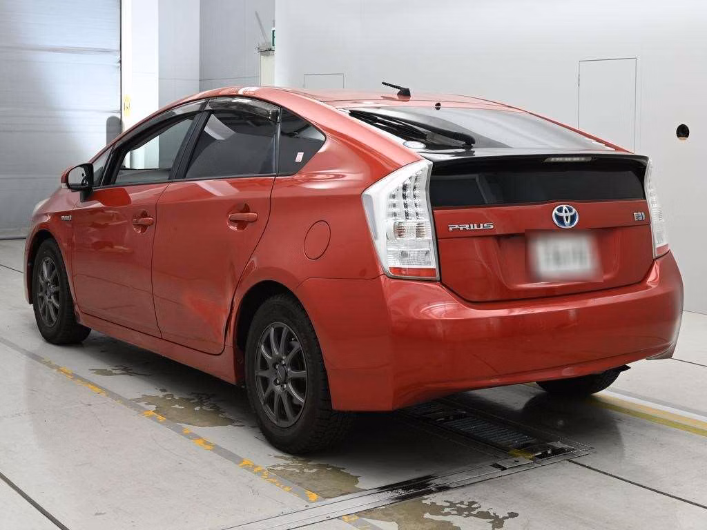 TOYOTA PRIUS