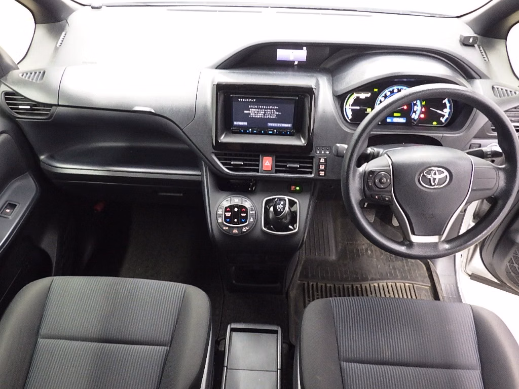 TOYOTA VOXY