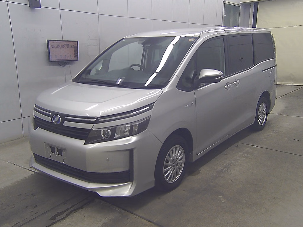 TOYOTA VOXY