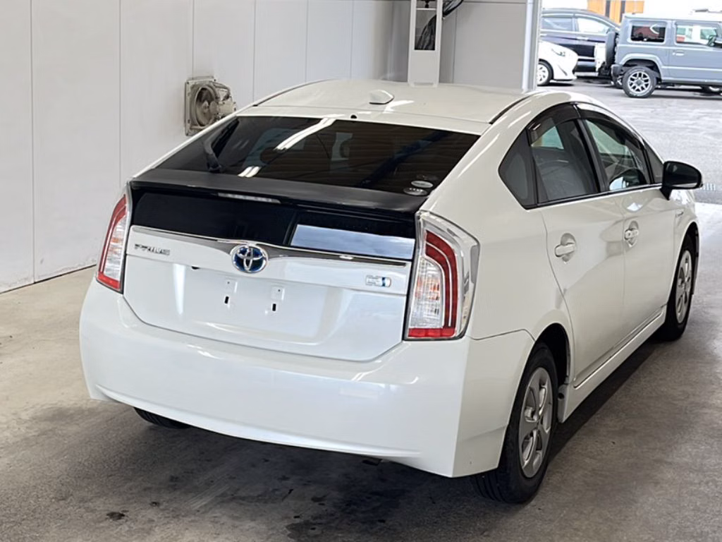 TOYOTA PRIUS
