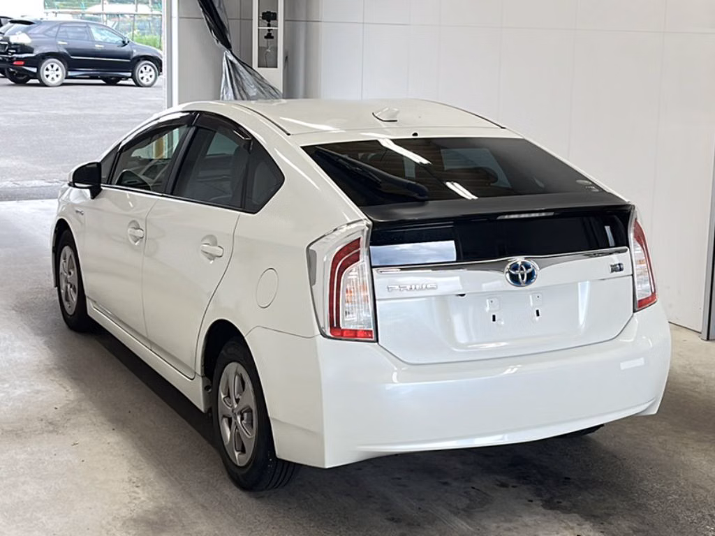 TOYOTA PRIUS