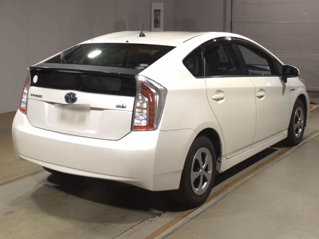 TOYOTA PRIUS