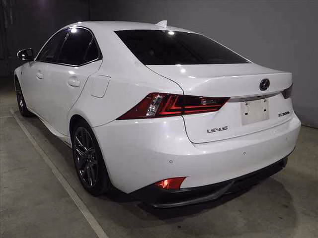 LEXUS IS300H