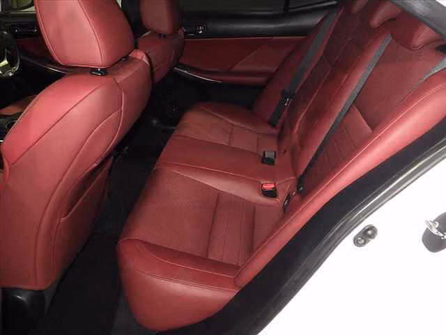 LEXUS IS300H