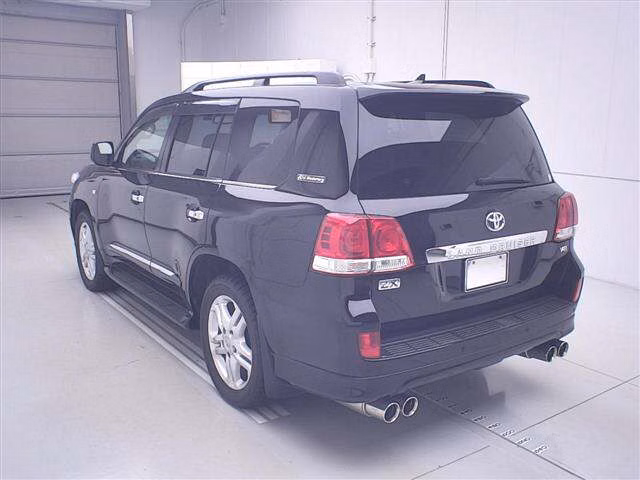 TOYOTA LAND CRUISER