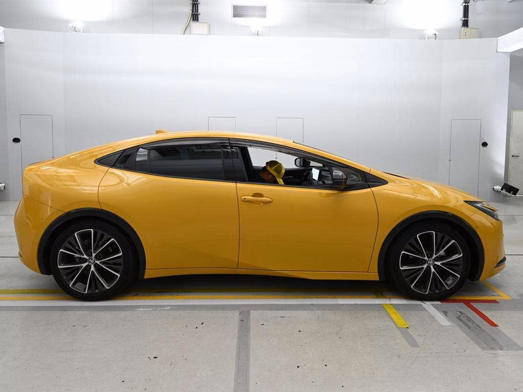 TOYOTA PRIUS