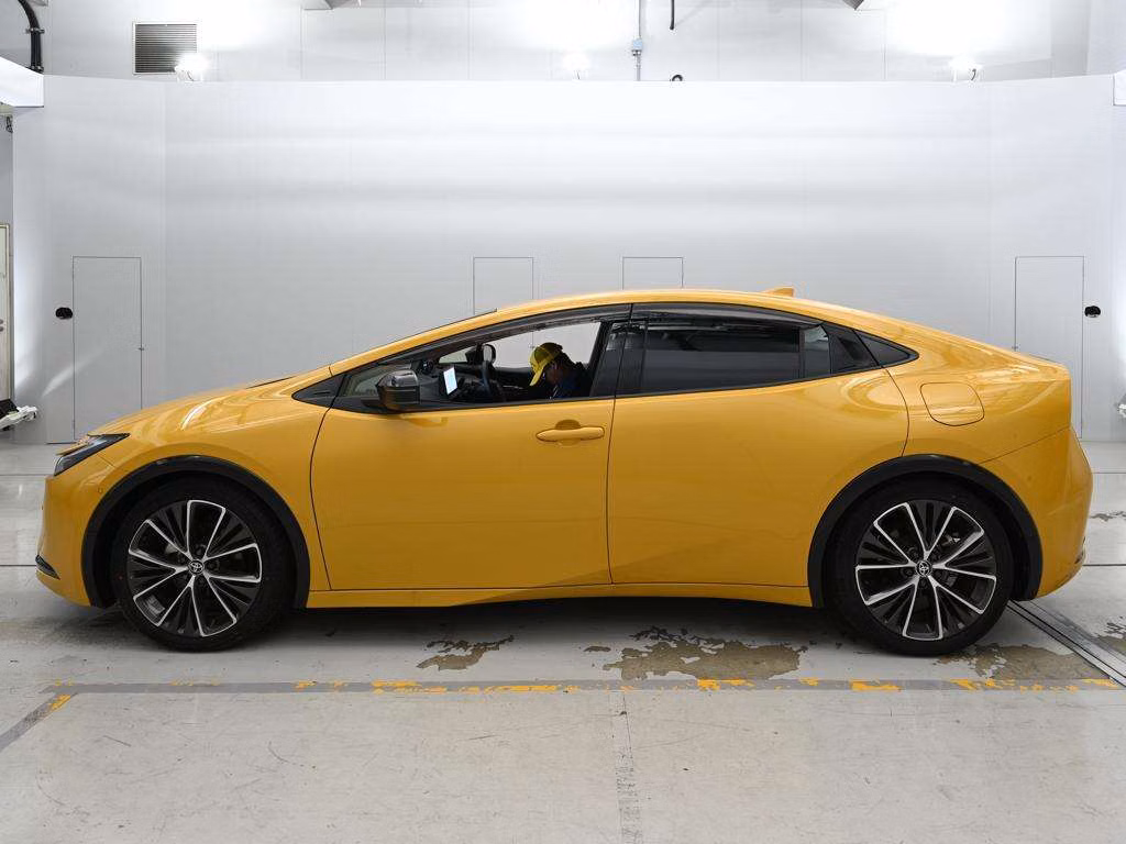 TOYOTA PRIUS