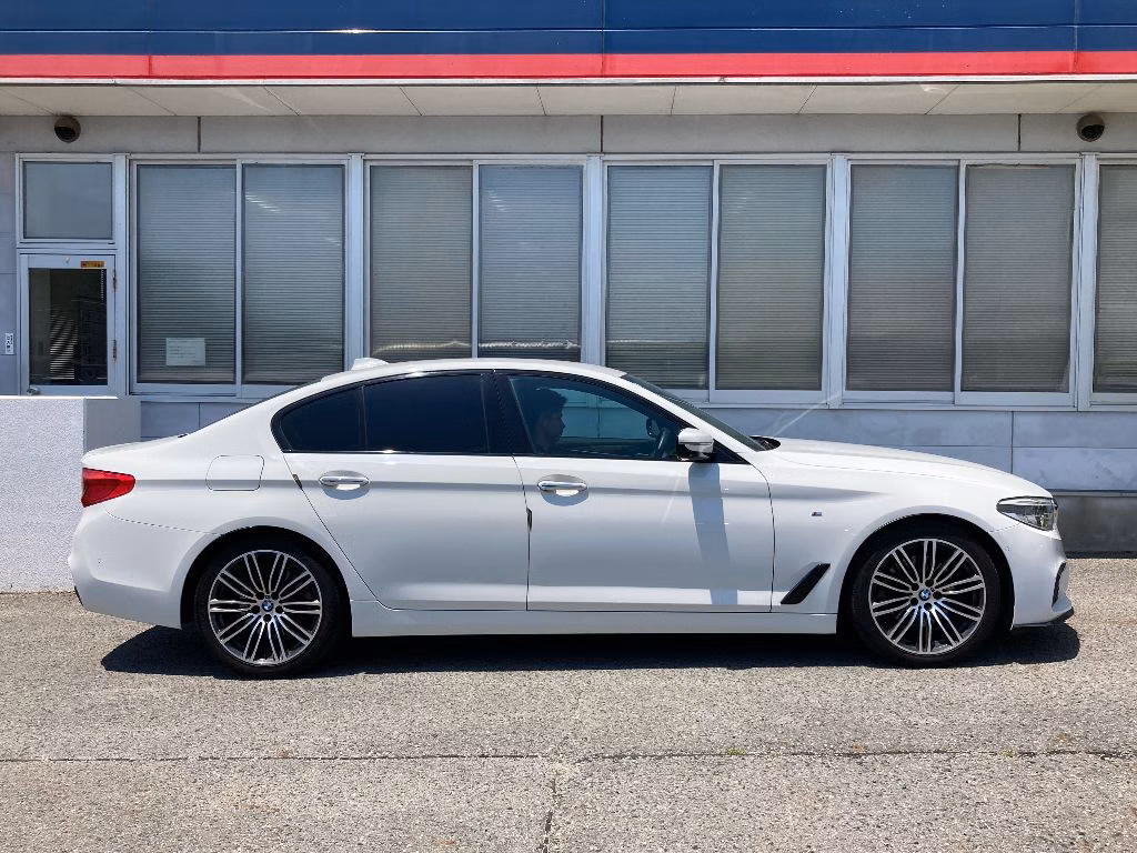 BMW 5-SERIES