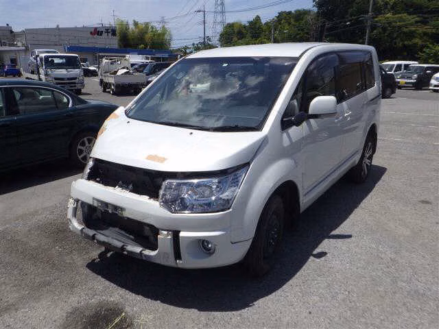 MITSUBISHI DELICA D:5