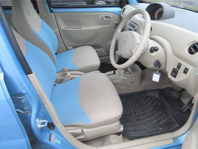 DAIHATSU ESSE