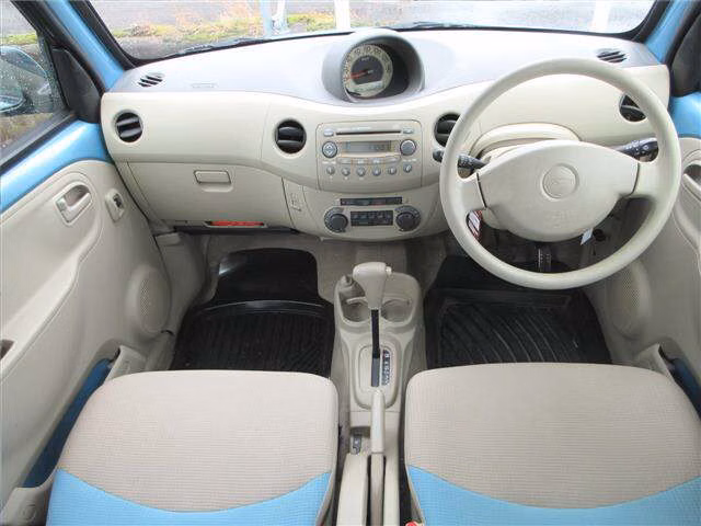 DAIHATSU ESSE