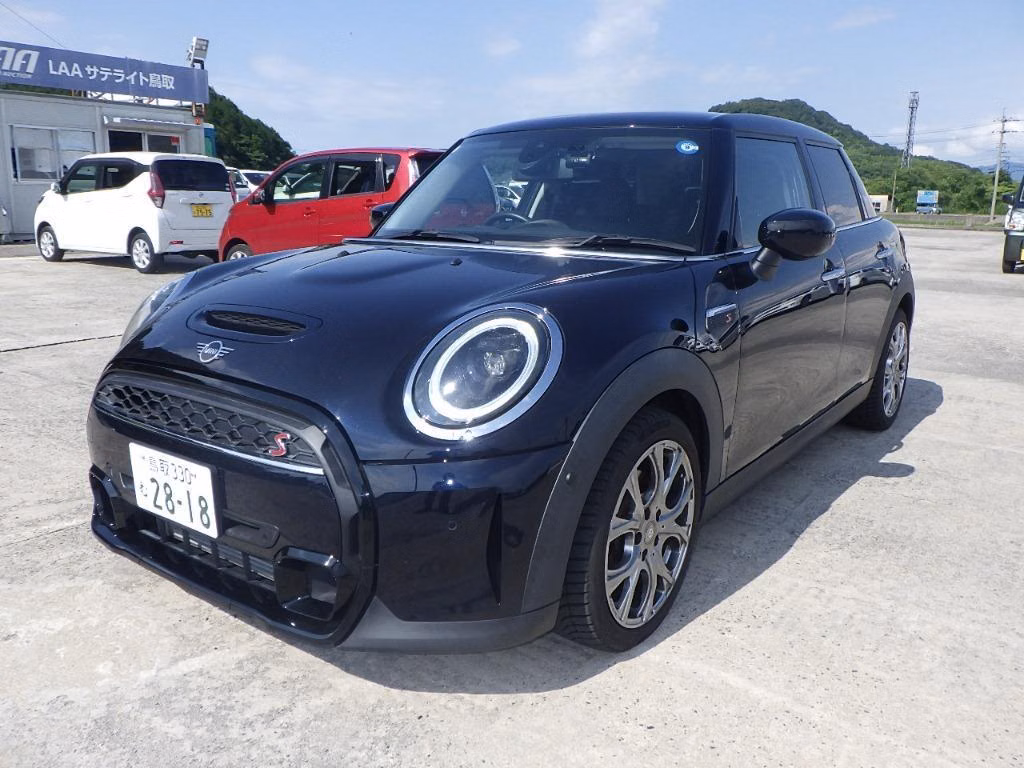 MINI HATCH