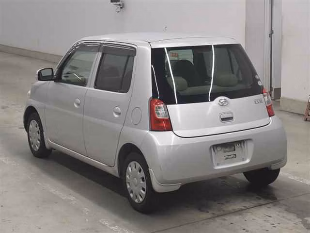 DAIHATSU ESSE