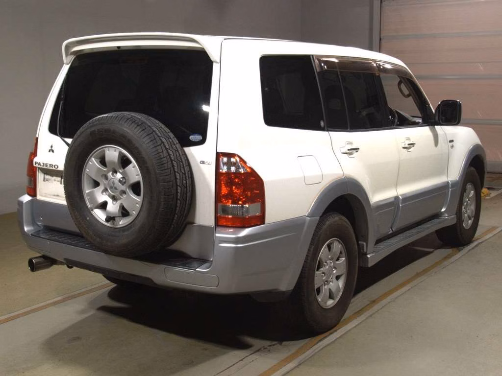 MITSUBISHI PAJERO