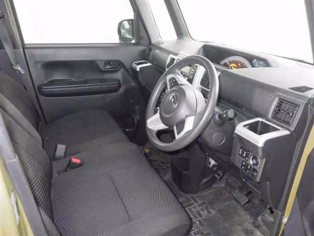 DAIHATSU WAKE