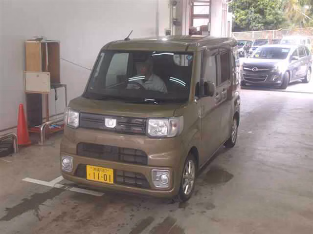 DAIHATSU WAKE