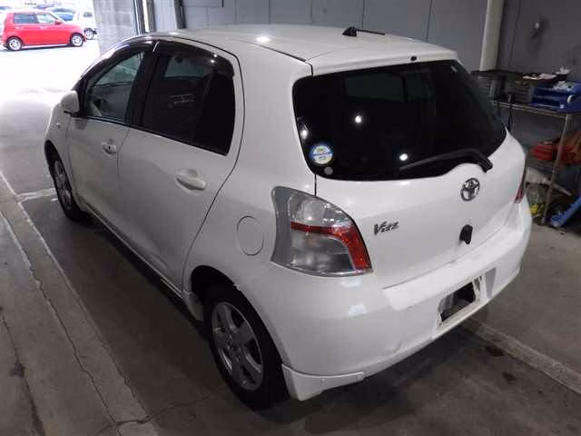 TOYOTA VITZ