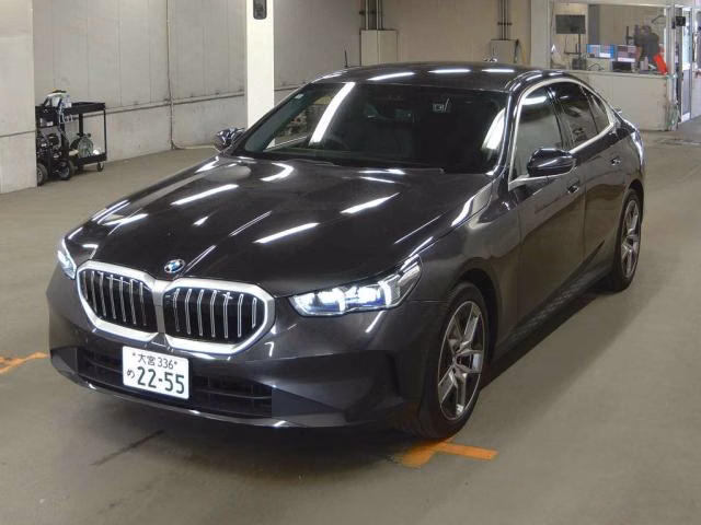 BMW 5-SERIES