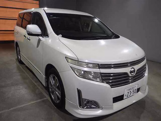 NISSAN ELGRAND