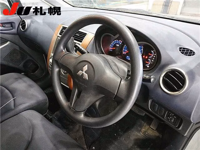 MITSUBISHI COLT PLUS