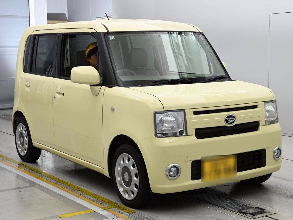DAIHATSU MOVE CONTE