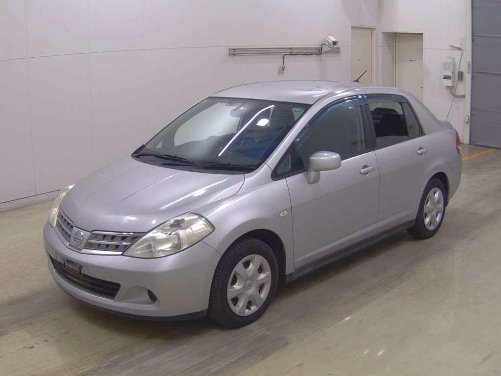 NISSAN TIIDA LATIO