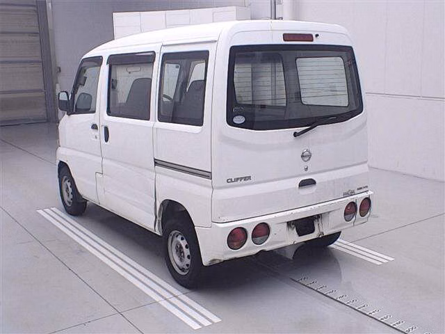 NISSAN CLIPPER