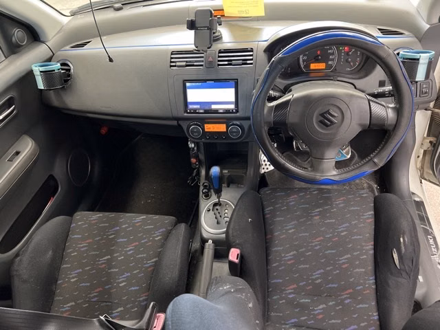 SUZUKI SWIFT