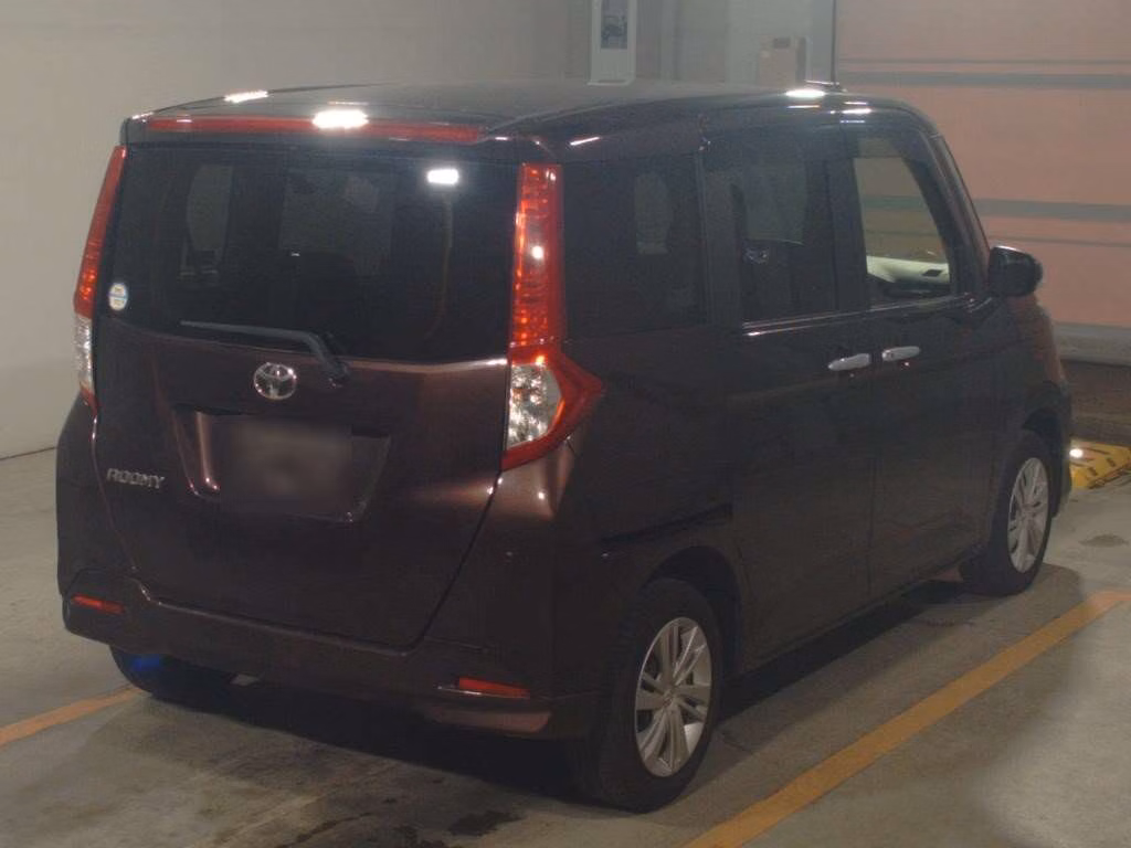 TOYOTA ROOMY