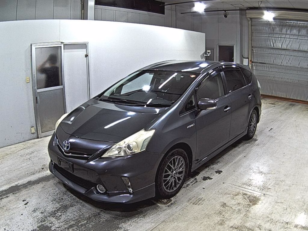 TOYOTA PRIUS ALPHA