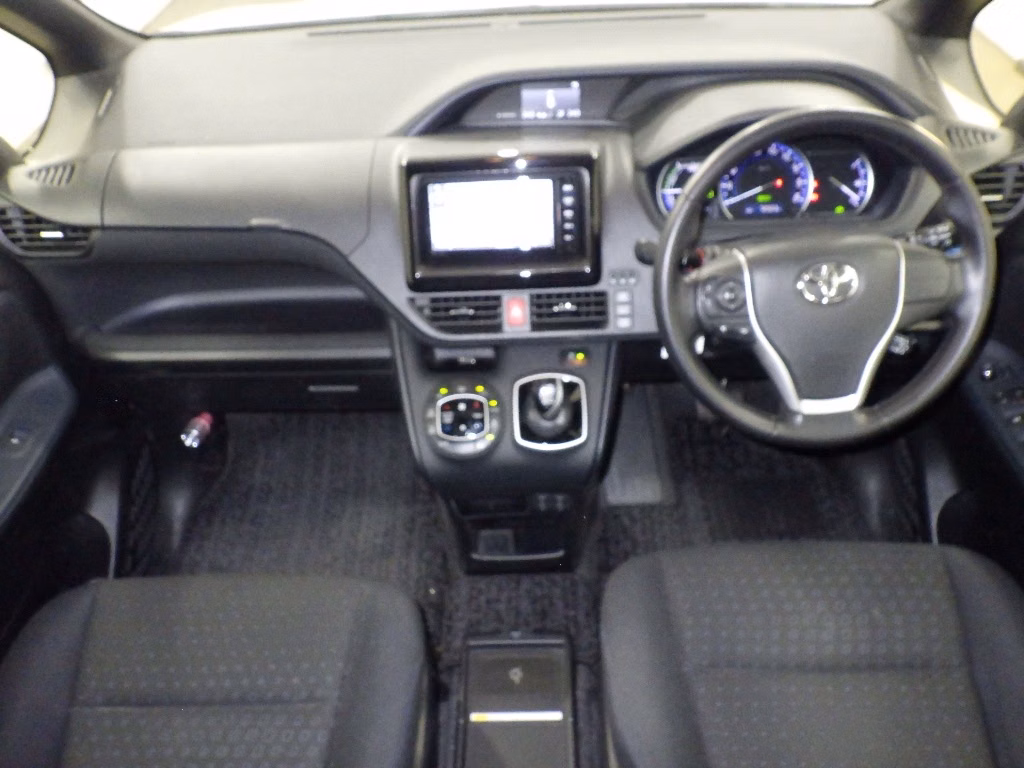 TOYOTA NOAH
