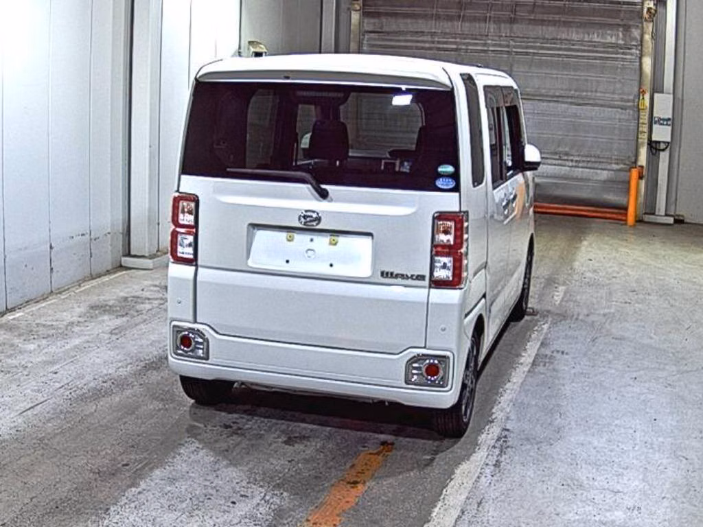 DAIHATSU WAKE