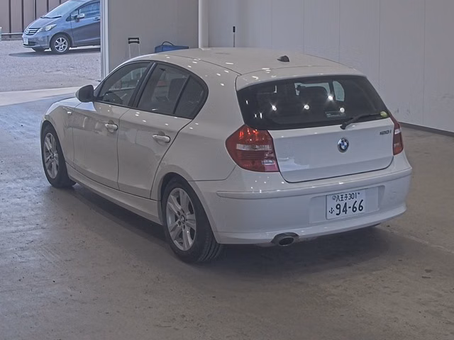 BMW 1-SERIES