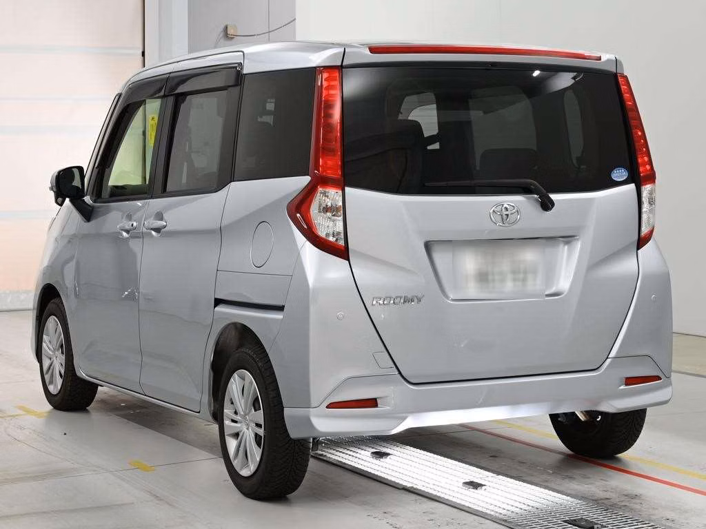 TOYOTA ROOMY