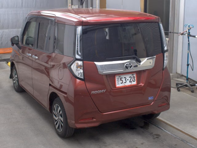 TOYOTA ROOMY