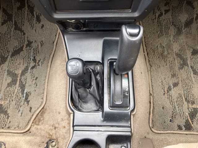 TOYOTA HILUX SURF