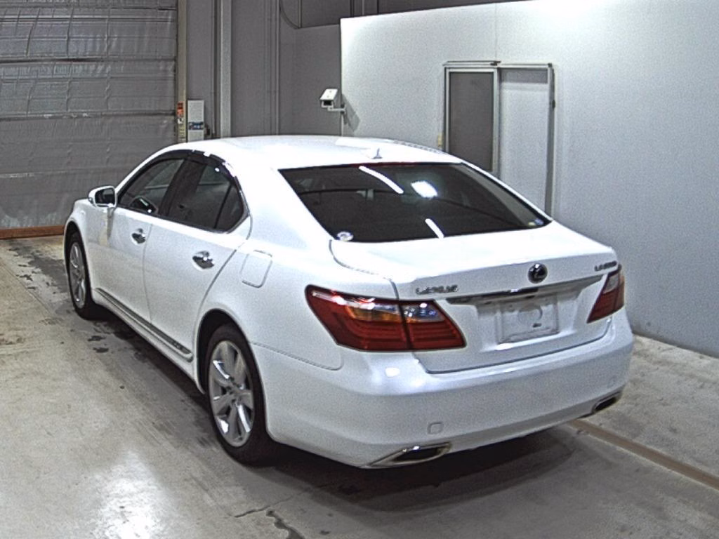 LEXUS LS600H