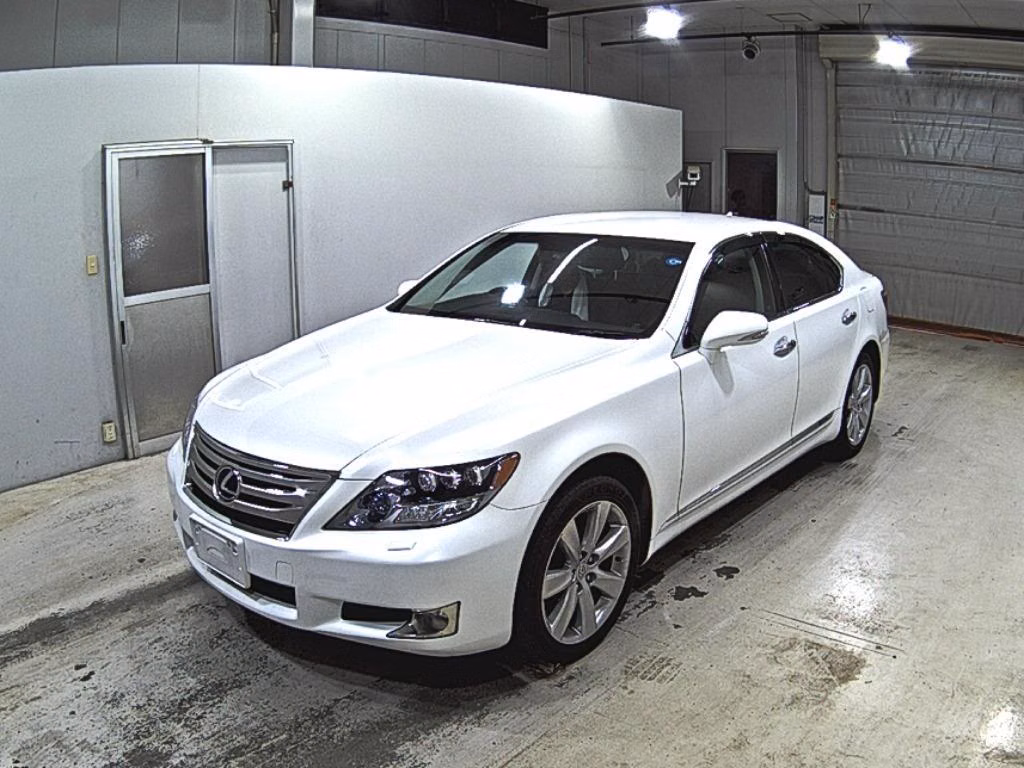 LEXUS LS600H