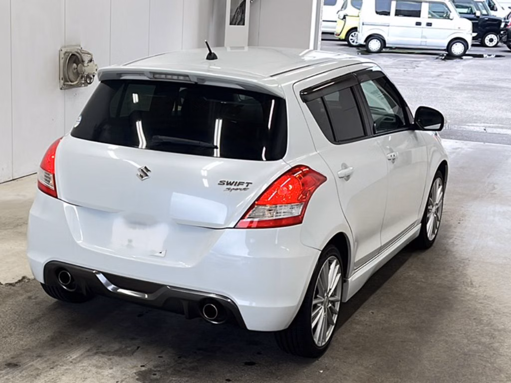 SUZUKI SWIFT