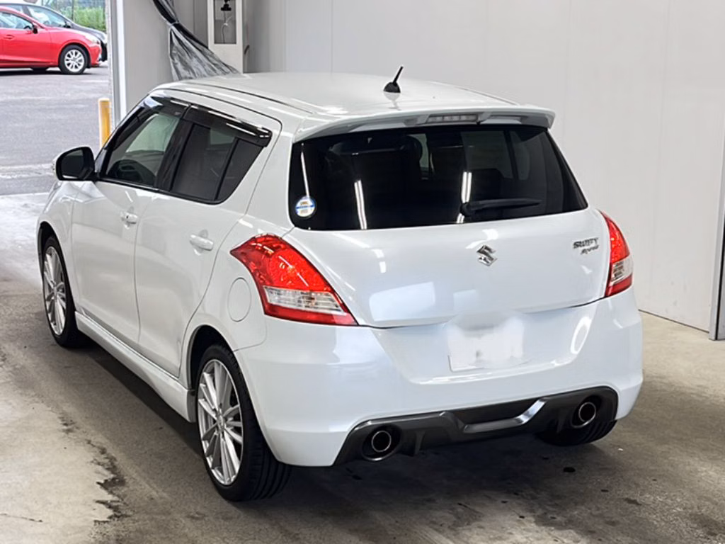 SUZUKI SWIFT