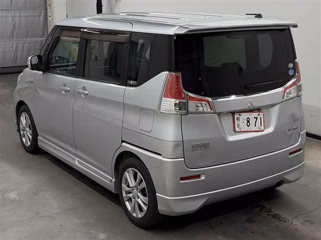 MITSUBISHI DELICA D:2