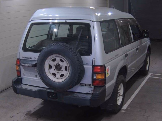 MITSUBISHI PAJERO