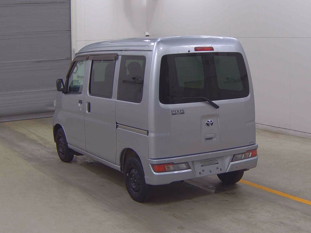 TOYOTA PIXIS VAN