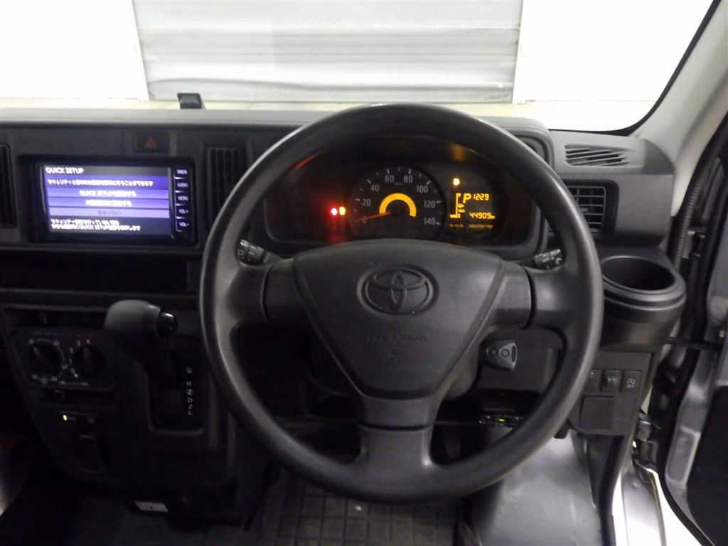 TOYOTA PIXIS VAN